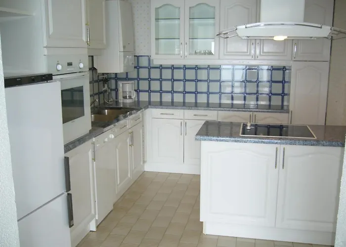 T3 Avec Balcon Et Garage Aux Sables-d'olonne - Fr-1-197-185 * Les Sables-dʼOlonne